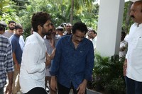 Celebrities Condolences to Allu Kanakaratnam